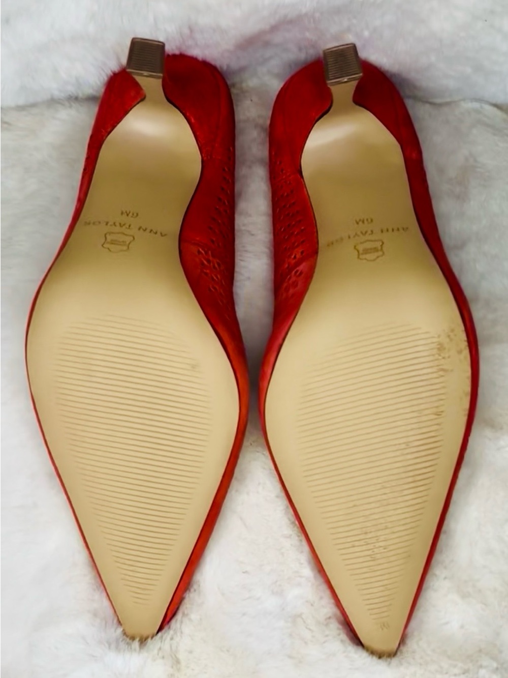 Ann Taylor Coral Red Laser Cut Pointed Toe Heels Pumps 6 - Picture 5 of 6